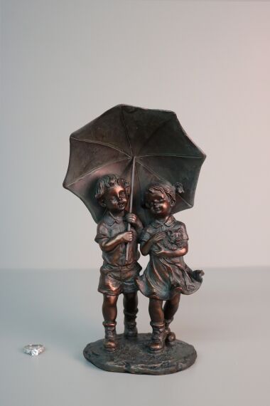 iOne Art Kids With Umbrella